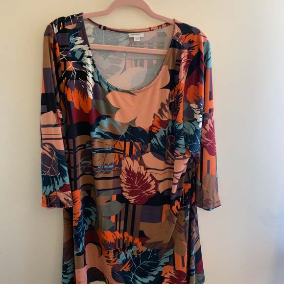 Avenue Floral Abstract Long Sleeve Tunic Top Plus Size 18/20 - Picture 1 of 2